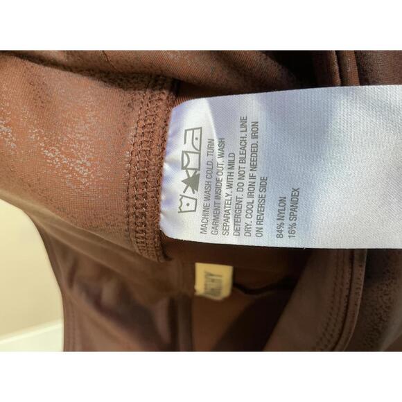 All Worthy Brown Faux Leather Capri  Leggings Size Medium Petite - Picture 4 of 4